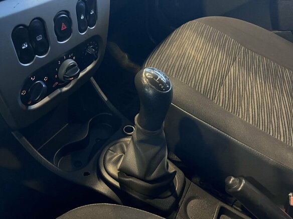 2011 Renault Logan I Рестайлинг, чёрный, 270000 рублей - вид 27