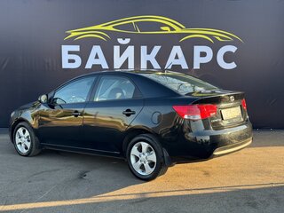 2013 Kia Cerato 6-speed II, чёрный, 720000 рублей, вид 5