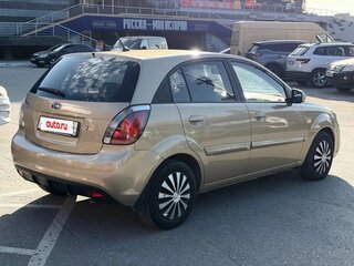 2010 Kia Rio II Рестайлинг, бежевый, 550000 рублей, вид 5