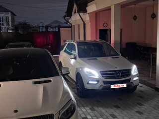 2014 Mercedes-Benz M-Класс 400 III (W166), белый, 2670000 рублей, вид 3