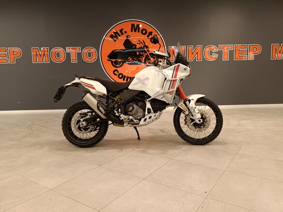 2023 Ducati DesertX, белый, 1249000 рублей