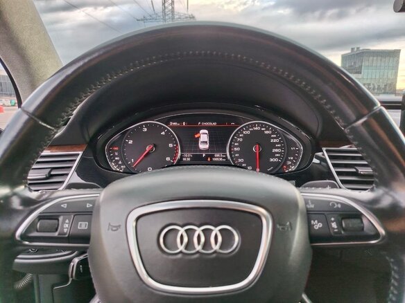2015 Audi A8 III (D4) Рестайлинг, чёрный, 2200000 рублей - вид 33