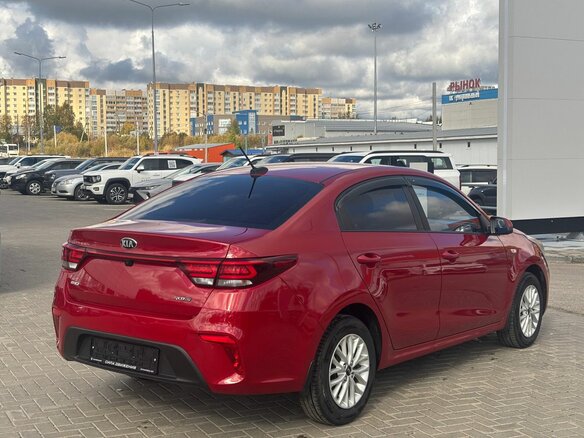 2018 Kia Rio IV, красный - вид 4
