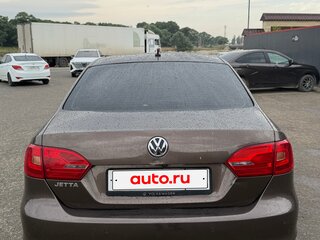 2011 Volkswagen Jetta VI, коричневый, 900000 рублей, вид 3