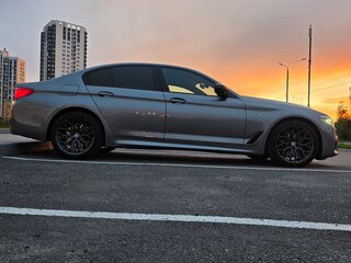 2019 BMW 5 серии 530d xDrive VII (G30/G31/G38), серый, 4800000 рублей, вид 1
