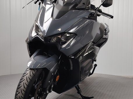 2021 Yamaha TMAX, серый, 1189000 рублей, вид 3