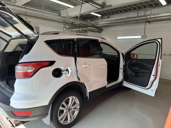 2016 Ford Kuga II Рестайлинг, белый, 1550000 рублей - вид 16