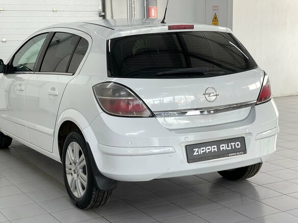 2011 Opel Astra H Рестайлинг, белый, 549000 рублей - вид 6