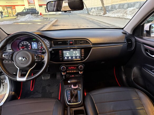 2019 Kia Rio X-Line IV, белый, 1800000 рублей - вид 8