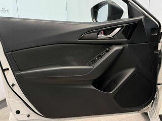 2014 Mazda 3 III (BM), белый, 1499000 рублей, вид 3