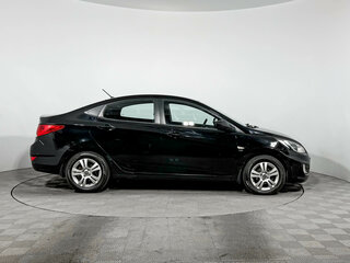 2013 Hyundai Solaris I, чёрный, 825000 рублей, вид 4