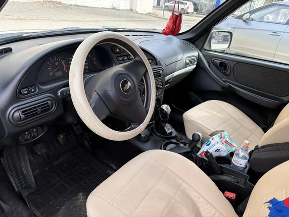 2014 Chevrolet Niva I Рестайлинг, серый, 610000 рублей - вид 5