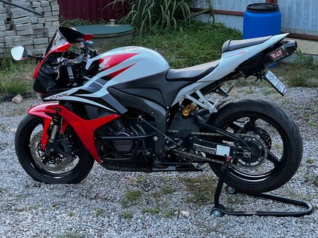 2008 Honda CBR 600RR, белый, 750000 рублей, вид 2