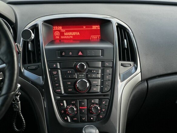 2013 Opel Astra J Рестайлинг, чёрный, 780000 рублей - вид 17