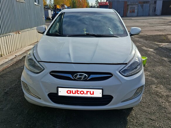 2014 Hyundai Solaris I Рестайлинг, белый, 830000 рублей