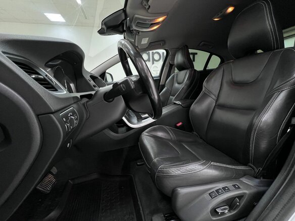 2016 Volvo S60 II Рестайлинг, серебристый, 1350000 рублей - вид 35