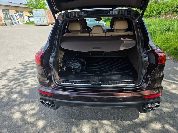 2016 Porsche Cayenne S Diesel II Рестайлинг (958), коричневый, 4799999 рублей - вид 5