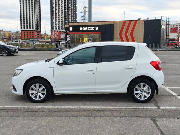 2017 Renault Sandero II, белый, 820000 рублей - вид 6