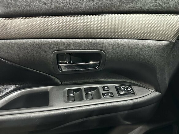 2014 Mitsubishi Outlander III, чёрный, 1160000 рублей - вид 17
