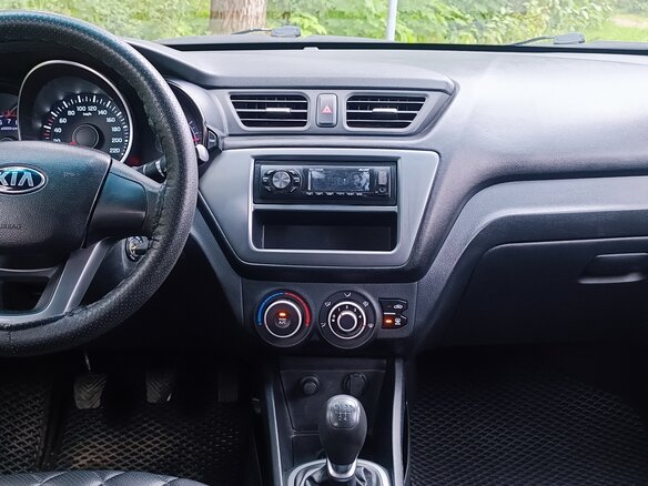 2013 Kia Rio III, красный - вид 12
