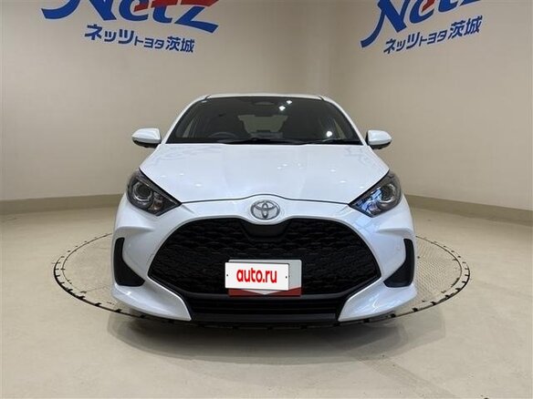 2025 Toyota Yaris IV Рестайлинг, белый, 1485678 рублей - вид 1