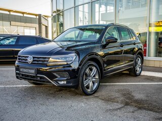 2017 Volkswagen Tiguan II, чёрный, 2548000 рублей, вид 3