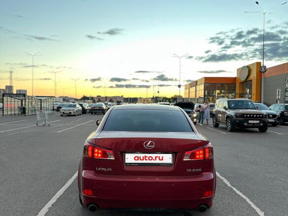 2011 Lexus IS 250 II Рестайлинг 2, красный - вид 3