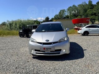 2009 Toyota Wish II, серебристый, 970000 рублей, вид 1