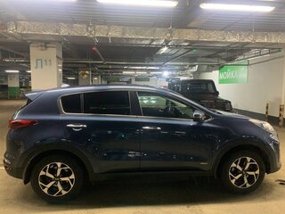 2021 Kia Sportage IV Рестайлинг, синий, 1700000 рублей, вид 2