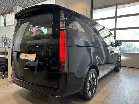 2025 Hyundai Staria I, чёрный, 10060000 рублей - вид 4