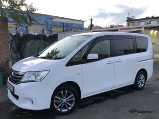 2011 Nissan Serena IV (C26), белый, 1350000 рублей, вид 1