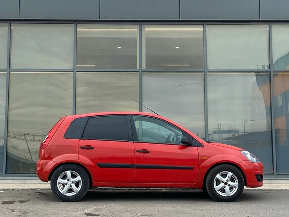 2007 Ford Fiesta Mk5, красный - вид 2