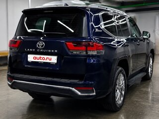 2022 Toyota Land Cruiser 300 Series, синий, 9650000 рублей, вид 4