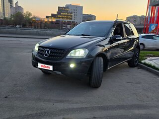 2005 Mercedes-Benz M-Класс 280 II (W164), чёрный, 1149000 рублей, вид 3