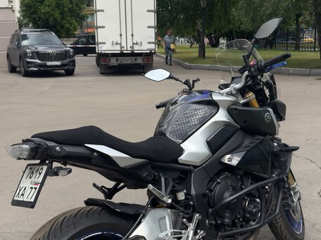 2017 Yamaha MT-10SP, серебристый, 1240000 рублей, вид 2