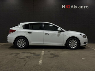 2012 Chevrolet Cruze I, белый, 999000 рублей, вид 4