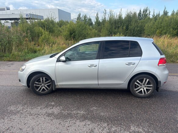 2011 Volkswagen Golf VI, серебристый, 830000 рублей - вид 7