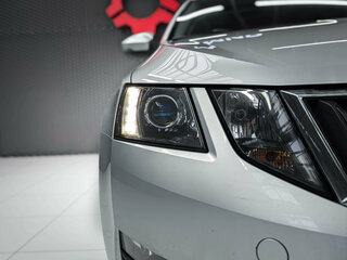 2018 Skoda Octavia III (A7) Рестайлинг, серебристый, 1680000 рублей, вид 4