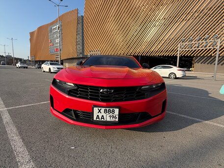 2020 Chevrolet Camaro VI Рестайлинг, красный, 2800000 рублей, вид 4