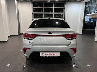 2017 Kia Rio IV, серебристый, 1405000 рублей, вид 4