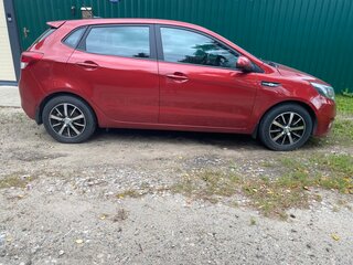 2017 Kia Rio III Рестайлинг, пурпурный, 999000 рублей, вид 4