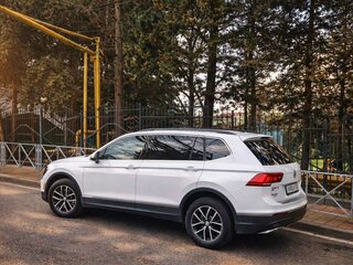 2021 Volkswagen Tiguan Allspace II, белый, 2600000 рублей, вид 3