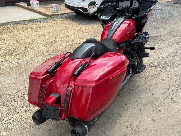 2025 Harley-Davidson CVO Road Glide ST, красный - вид 13