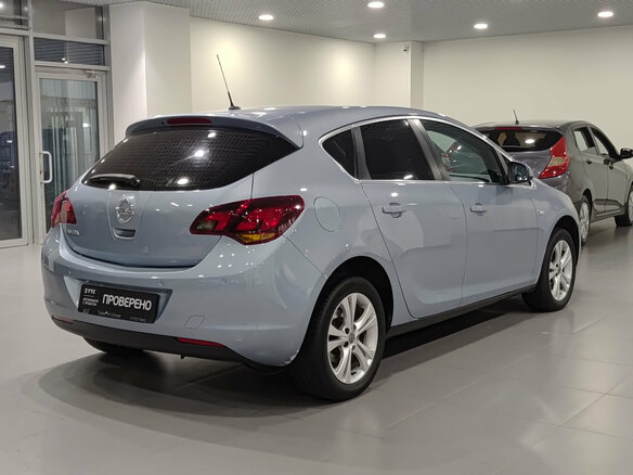 2011 Opel Astra J, серый, 495000 рублей - вид 4
