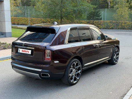 2019 Rolls-Royce Cullinan I (Series I), красный, 26500000 рублей, вид 5