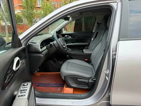 2025 Geely EX2, серебристый, 1210750 рублей - вид 6