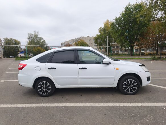 2014 Lada (ВАЗ) Granta I, белый, 340000 рублей - вид 3