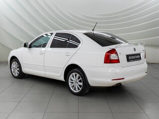 2012 Skoda Octavia II (A5) Рестайлинг, белый, 933000 рублей, вид 5
