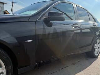 2009 Mercedes-Benz C-Класс 180 5G-TRONIC III (W204), чёрный, 700000 рублей, вид 3
