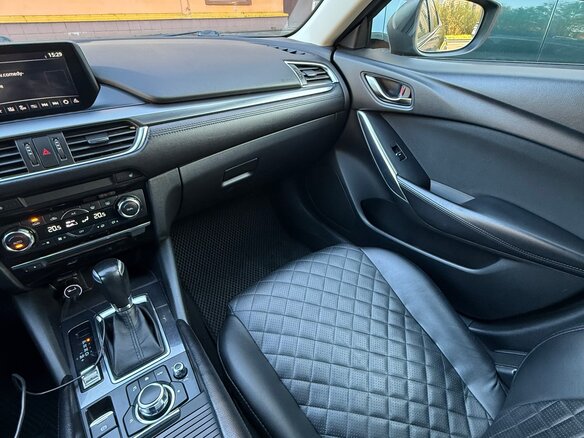 2017 Mazda 6 III (GJ) Рестайлинг, чёрный, 1800000 рублей - вид 20